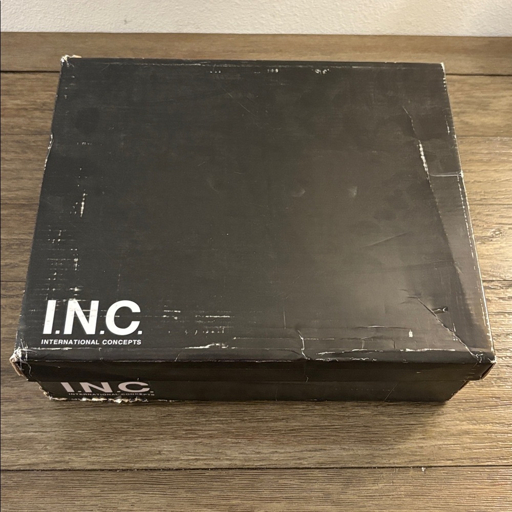 NIB [INC International Concepts] Eadin Faux Fur Cushioned Rainboots Women’s 10 - Picture 13 of 14